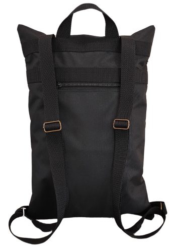 Fekete hátizsák első zsebbel 33x49 cm