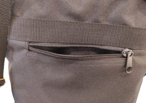 Fekete hátizsák első zsebbel 33x49 cm