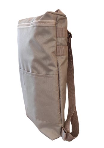 Drapp hátizsák első zsebbel 26x42x6 cm