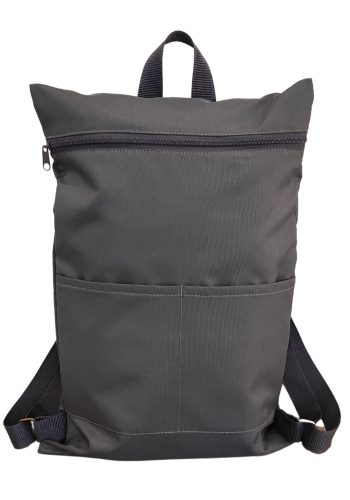 Szürke hátizsák első zsebbel 26x43x4 cm