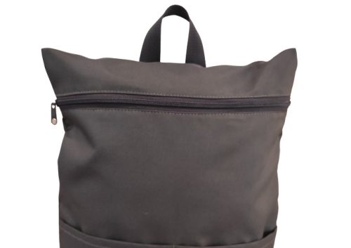 Szürke hátizsák első zsebbel 26x43x4 cm