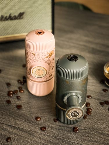 Wacaco Nanopresso Dark Souls hordozható kávéfőző, Szürke + kemény védőtok