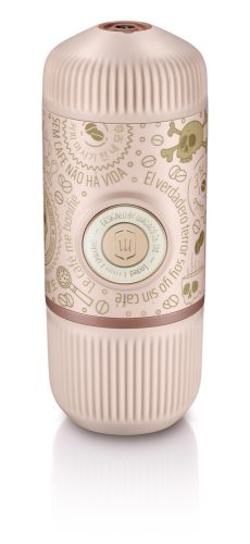 Wacaco Nanopresso Dark Souls hordozható kávéfőző, Rózsaszín + kemény védőtok