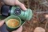 Wacaco Nanopresso hordozható kávéfőző őrölt kávéhoz, Mohazöld + kemény védőtok